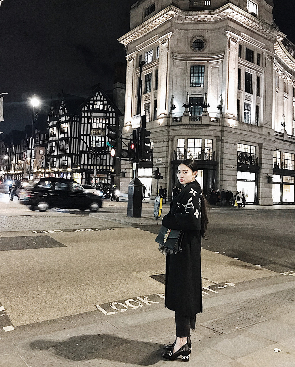 Hot girl thế hệ mới sinh năm 2000, cao 1,7 m và đang du học ở Anh