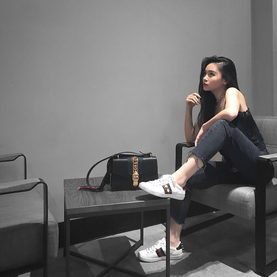 Hot girl thế hệ mới sinh năm 2000, cao 1,7 m và đang du học ở Anh