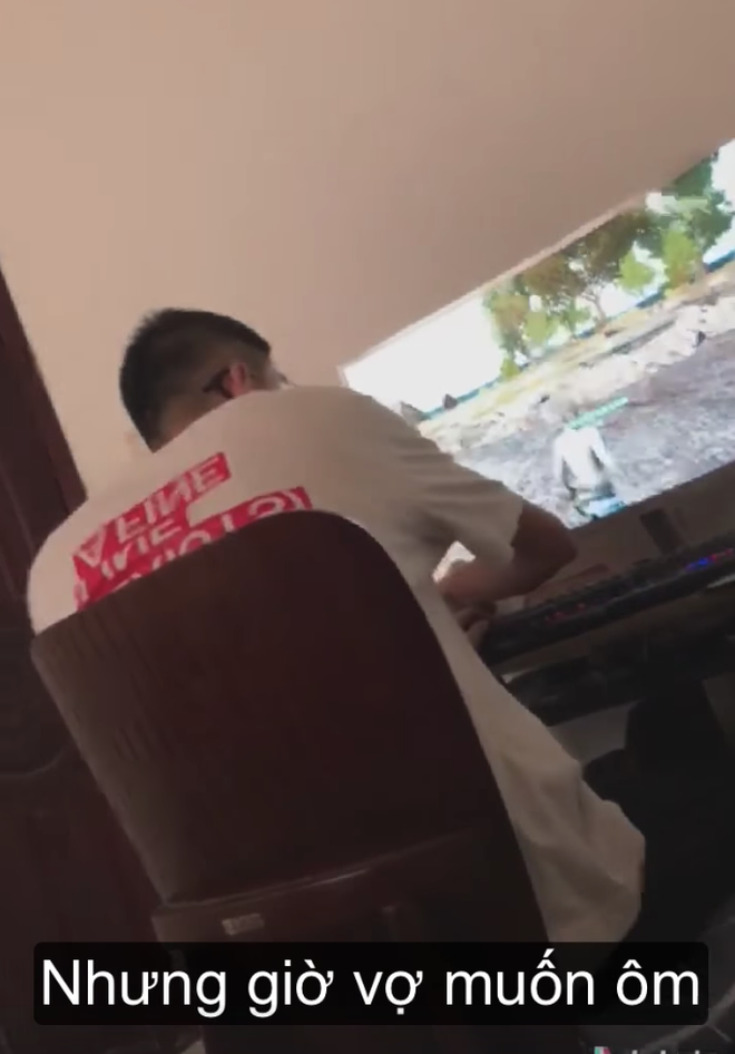 Cô gái mũm mĩm có chồng hot boy, mở miệng ra là nói lời ngôn tình: Kiếp trước cứu cả thế giới à?