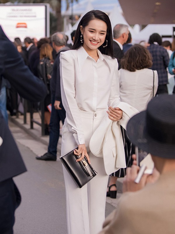 Cuộc sống của Nhã Phương trước khi cưới: Đi xe hơi được tặng, có 1 nguyên tắc đặc biệt