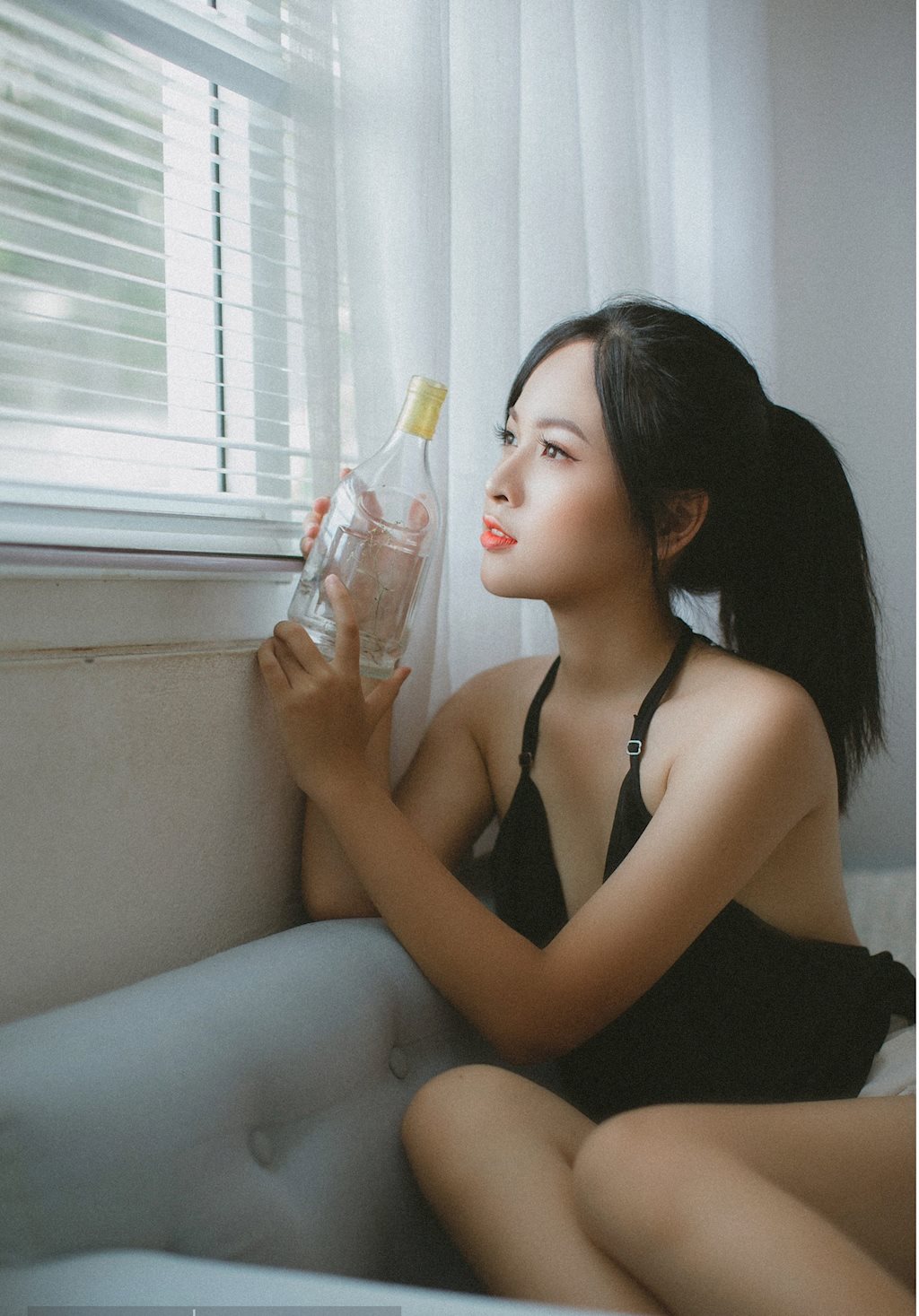 Nhan sắc gợi cảm của nữ sinh ĐH Ngoại ngữ khiến dân mạng bần thần