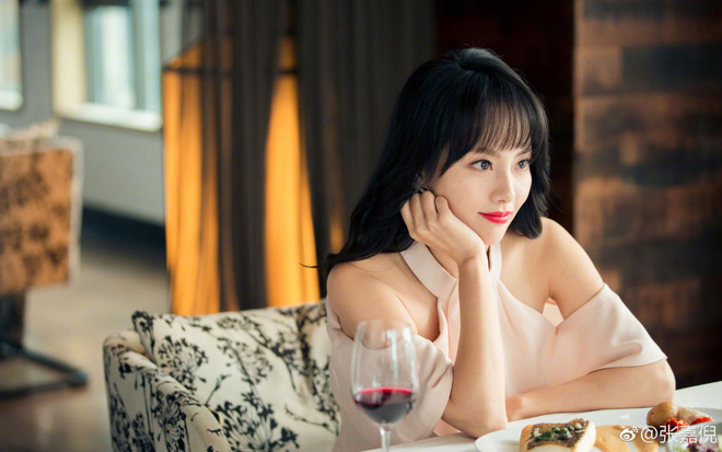 Cận cảnh nhan sắc ngoài đời không thể rời mắt của mỹ nhân Diên hi công lược