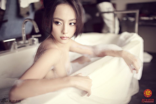 Cận cảnh nhan sắc ngoài đời không thể rời mắt của mỹ nhân Diên hi công lược