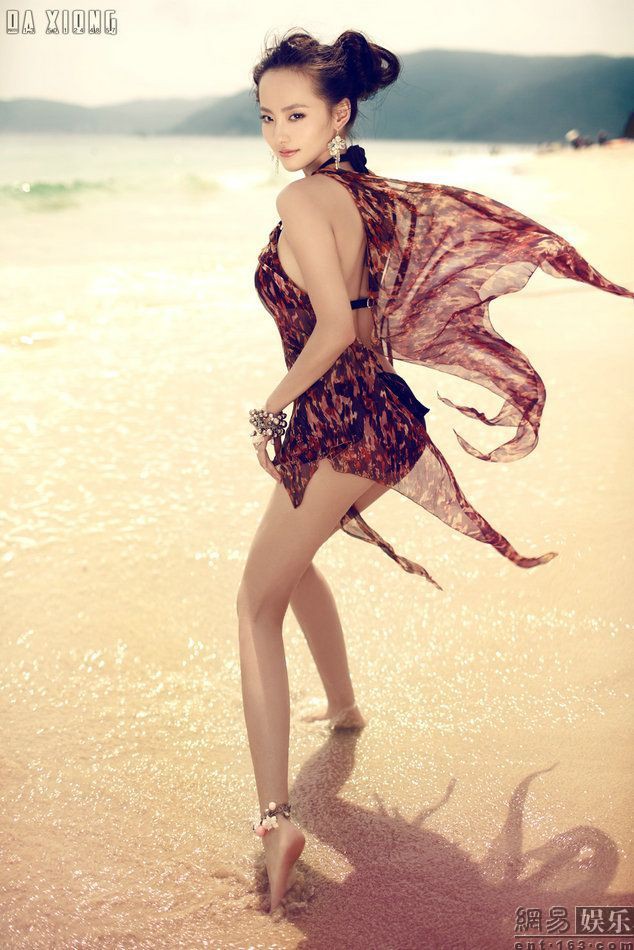 Cận cảnh nhan sắc ngoài đời không thể rời mắt của mỹ nhân Diên hi công lược