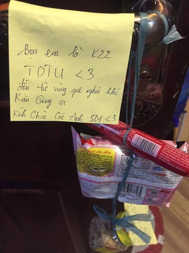 Cái kết của cô nàng xin pass wifi: Mật khẩu đã cho chỉ cần giải phương trình hóa học là dùng miễn phí