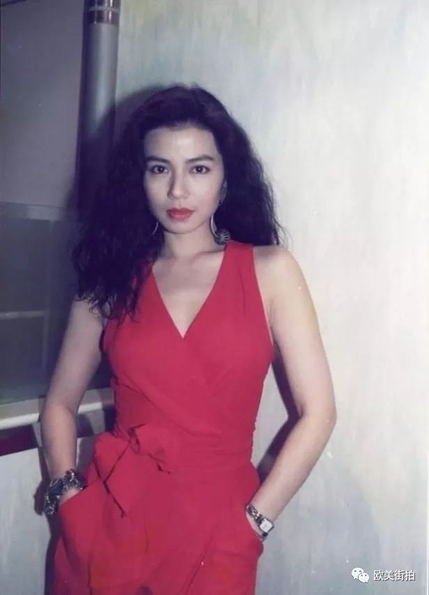 Nhìn lại mới thấy loạt xu hướng năm nay đều là mốt thịnh hành những năm 90, thậm chí thời đó còn mặc đẹp hơn bây giờ