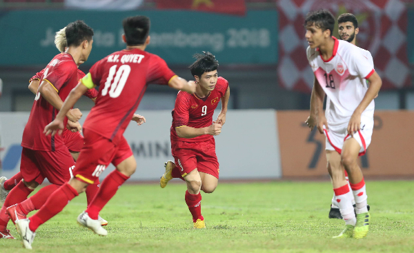 Công Phượng đưa Việt Nam vào tứ kết Asiad