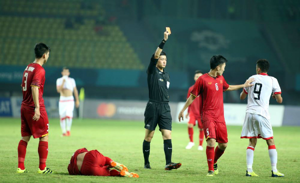 Công Phượng đưa Việt Nam vào tứ kết Asiad