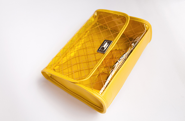 Túi nhựa trong tiếp tục khuấy đảo xu hướng mùa thu