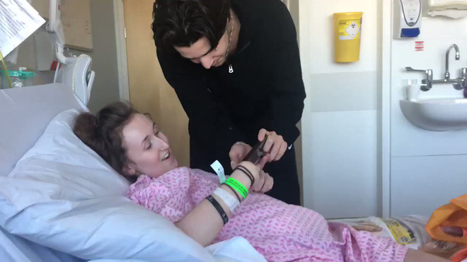 Cô gái 23 tuổi tưởng bụng phình to là do mang thai, ngờ đâu lại là dấu hiệu cảnh báo căn bệnh ung thư buồng trứng