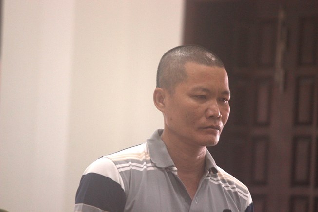 Cha thú tính xâm hại con gái đang học thi lãnh 20 năm tù