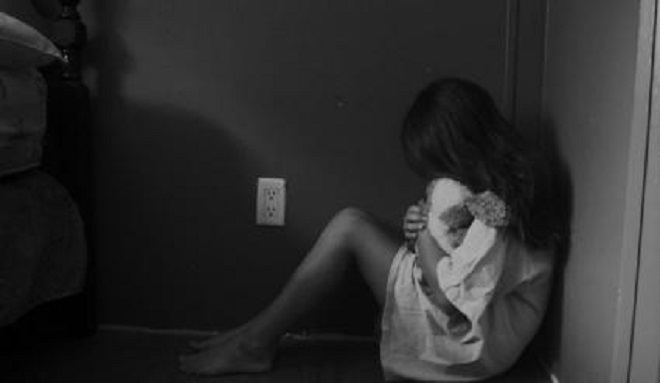 Băng đảng Maroc cưỡng hiếp và tra tấn thiếu nữ suốt 1 tháng