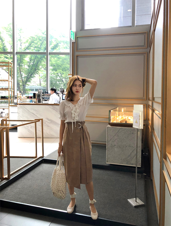 Kiểu áo sơ mi vạn nàng thích, mặc tới sở hay đi chơi đều xinh