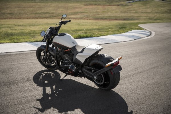 Harley-Davidson FXDR 114 2019 ra mắt, nhanh nhất trong dòng Softail