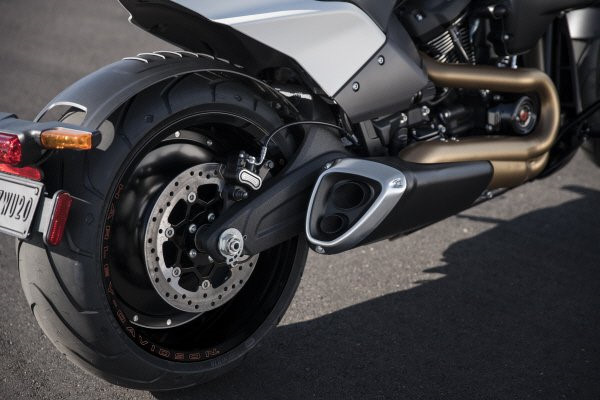 Harley-Davidson FXDR 114 2019 ra mắt, nhanh nhất trong dòng Softail