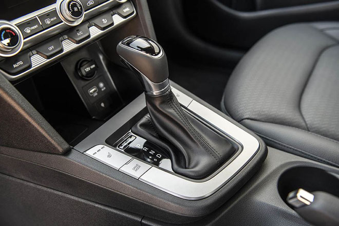 Hyundai Elantra 2019 chính thức ra mắt với thiết kế hoàn toàn mới