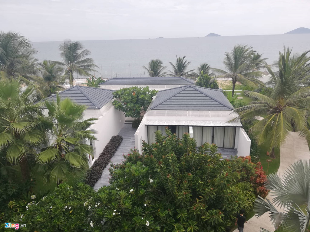 Không gian lễ đính hôn trên bờ biển của Trường Giang - Nhã Phương