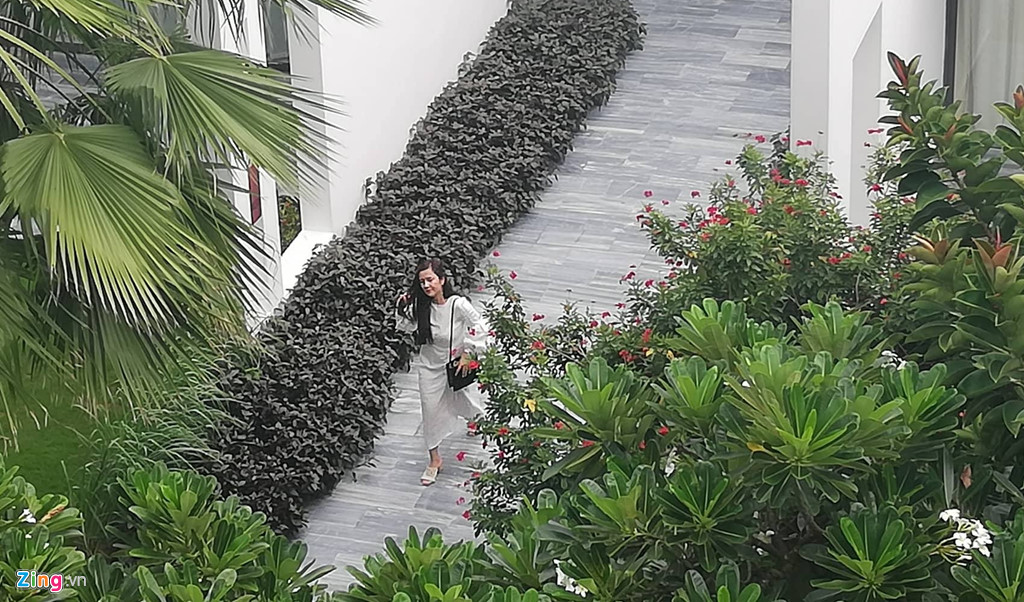 Không gian lễ đính hôn trên bờ biển của Trường Giang - Nhã Phương