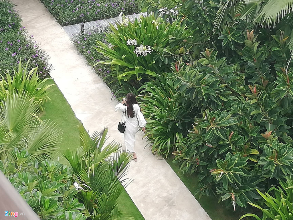 Không gian lễ đính hôn trên bờ biển của Trường Giang - Nhã Phương