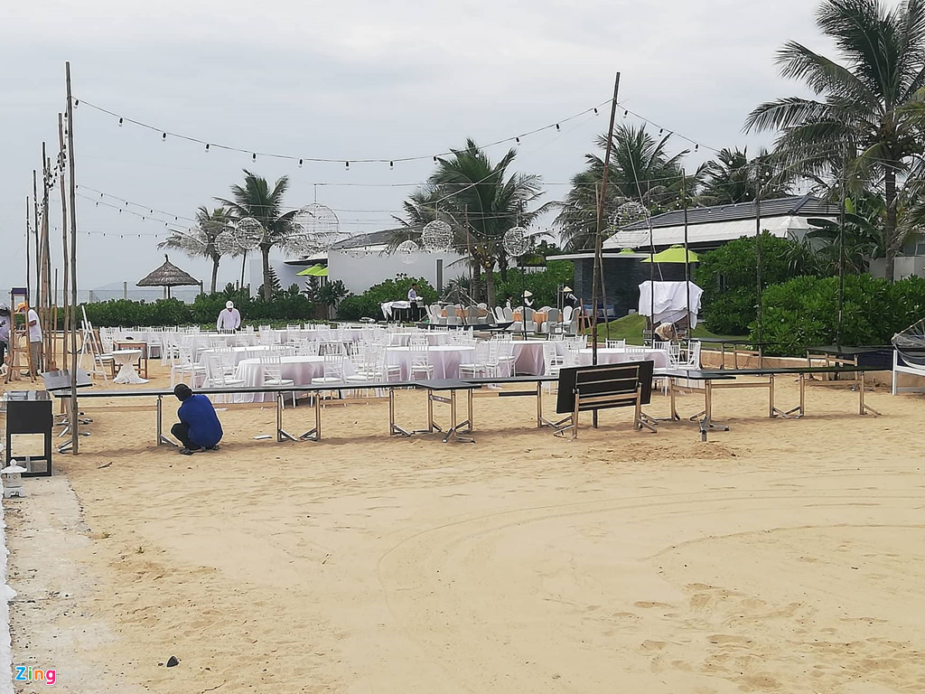 Không gian lễ đính hôn trên bờ biển của Trường Giang - Nhã Phương