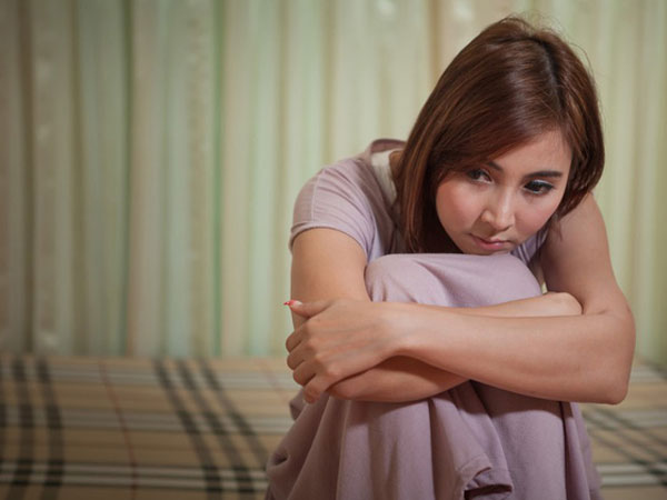 Bỗng dưng có cô gái lạ quay sang tát vào mặt người yêu mình, khi biết được lý do tôi chỉ muốn độn thổ