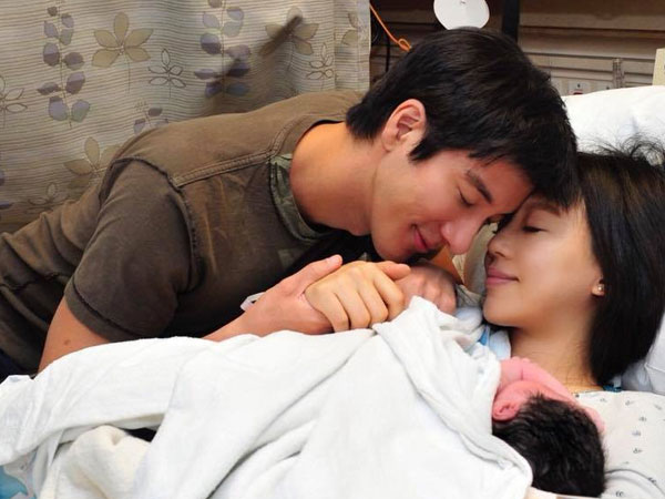 Vương Lực Hoành hạnh phúc thông báo bà xã hạ sinh quý tử sau khi có 2 nàng công chúa