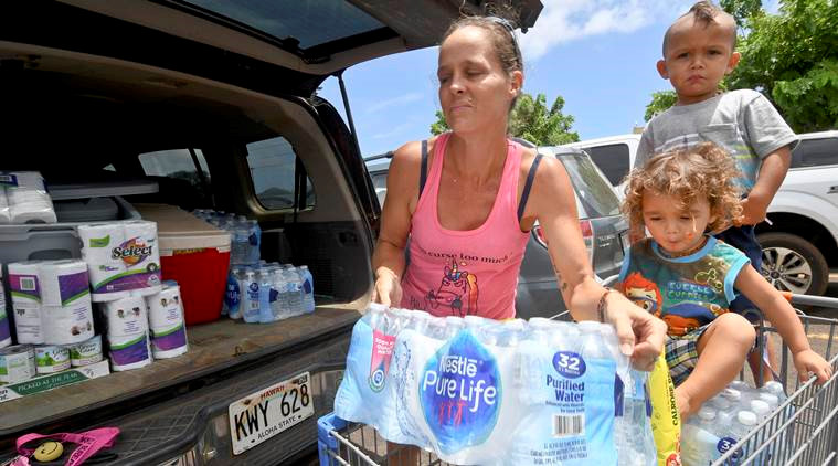 Dân Hawaii vét sạch đồ trước ngày siêu bão Lane đổ bộ