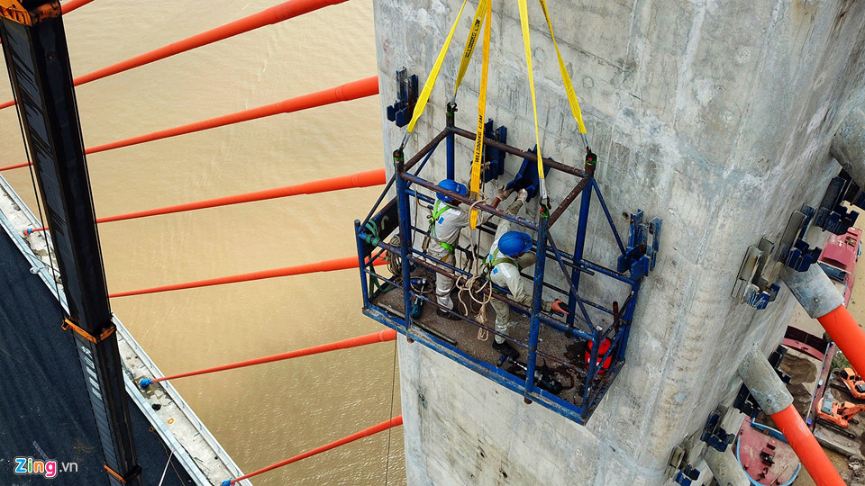 Cầu dây văng hiện đại nhất Hải Phòng trước ngày thông xe