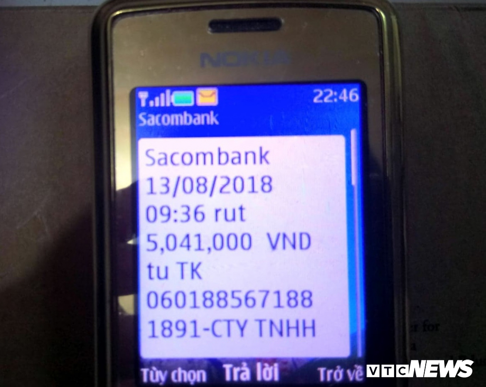 Chủ tài khoản Sacombank mất sạch tiền dù thẻ ATM vẫn còn bên người