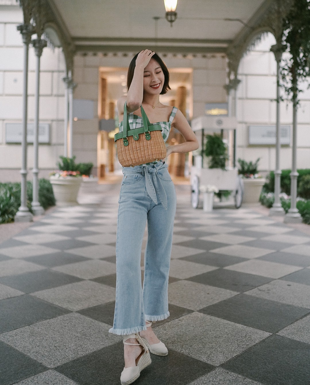 Với bất cứ bộ trang phục nào, chỉ cần ghi nhớ 1 trong 3 quy tắc này sẽ giúp bạn nhìn cao ráo thêm vài phần