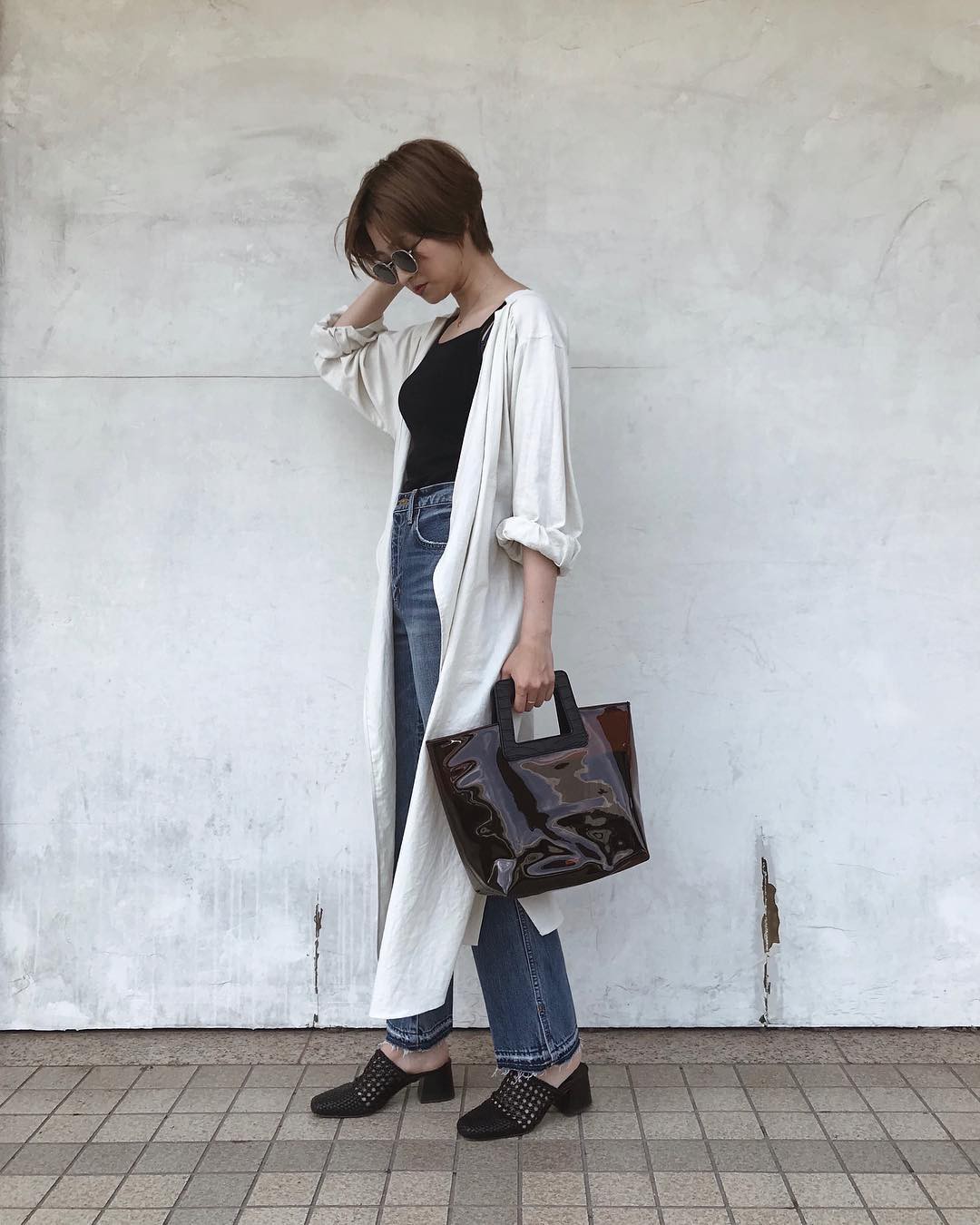 Chiếc áo khoác dáng dài lượt thượt này đích thực là món đồ cực đáng sắm cho tủ đồ mùa thu năm nay