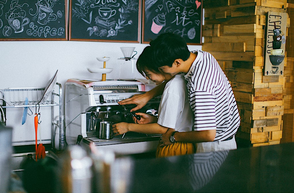 Cô gái nào cũng ước ao rồi mai sau sẽ có một tình yêu dung dị mà bình yên, lãng mạn như album này