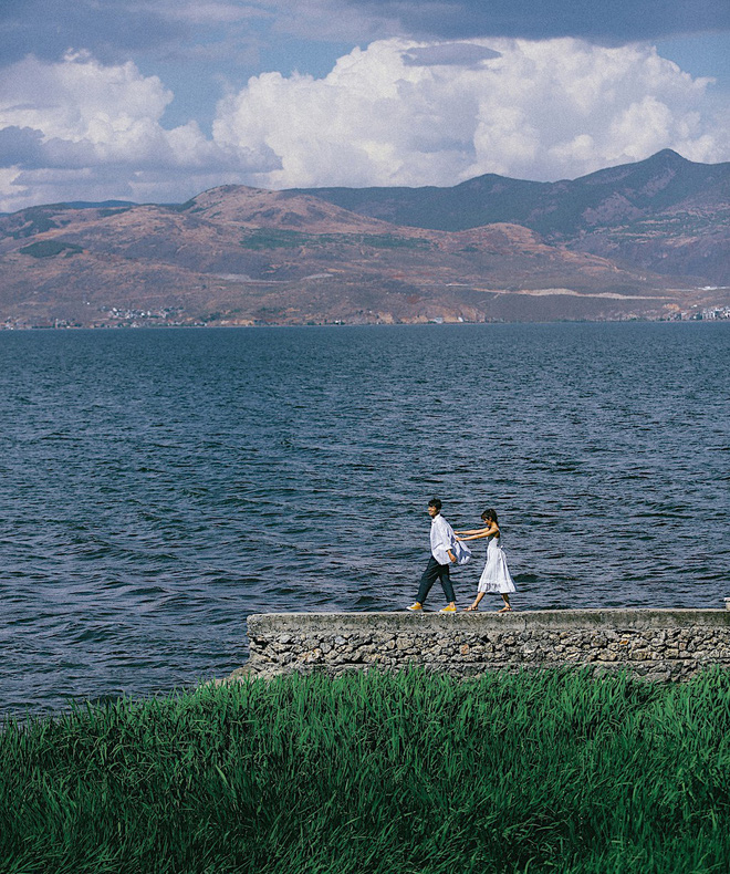 Cô gái nào cũng ước ao rồi mai sau sẽ có một tình yêu dung dị mà bình yên, lãng mạn như album này