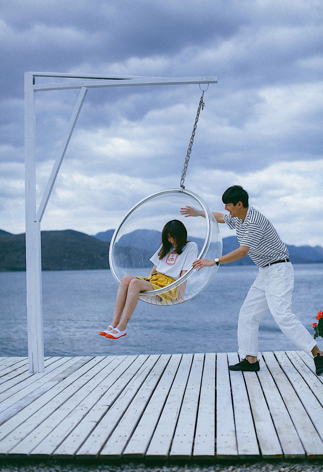 Cô gái nào cũng ước ao rồi mai sau sẽ có một tình yêu dung dị mà bình yên, lãng mạn như album này