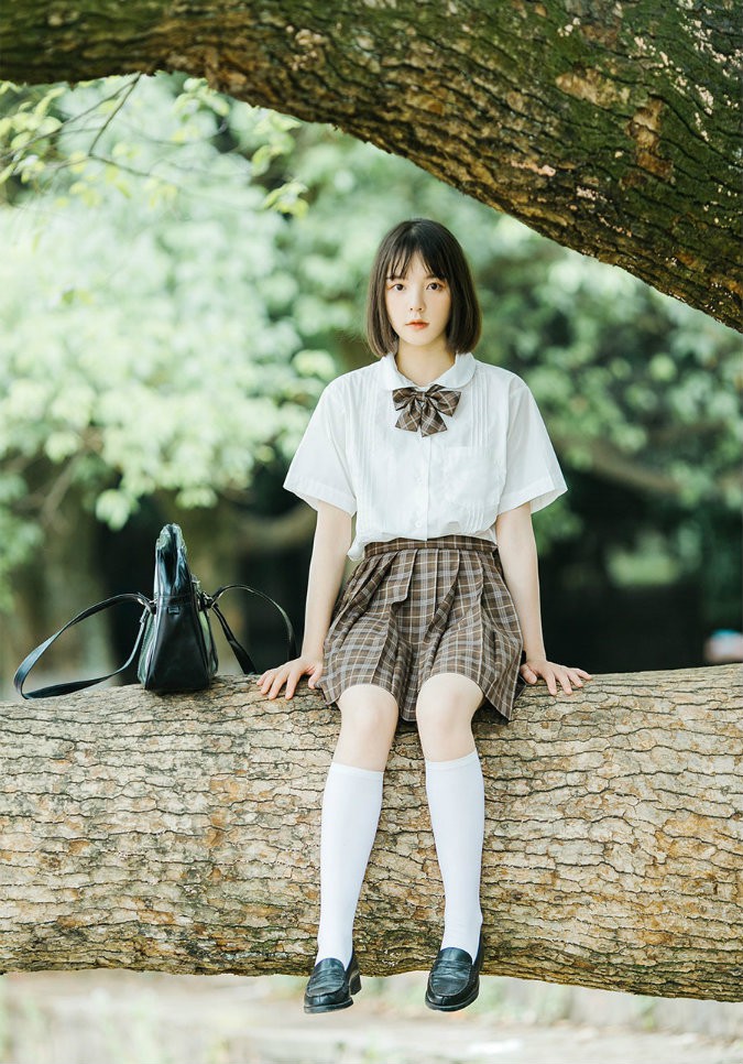 Cô bạn người Trung Quốc với mái tóc ngắn đẹp như nhân vật phim hoạt hình khiến cư dân mạng ngẩn ngơ