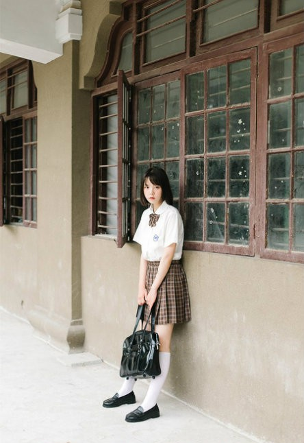 Cô bạn người Trung Quốc với mái tóc ngắn đẹp như nhân vật phim hoạt hình khiến cư dân mạng ngẩn ngơ