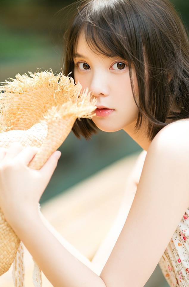 Cô bạn người Trung Quốc với mái tóc ngắn đẹp như nhân vật phim hoạt hình khiến cư dân mạng ngẩn ngơ