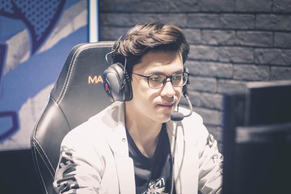 Hot boy tuyển LMHT quốc gia chiếm hết spotlight trong loạt ảnh cả đội lên đường thi đấu ASIAD