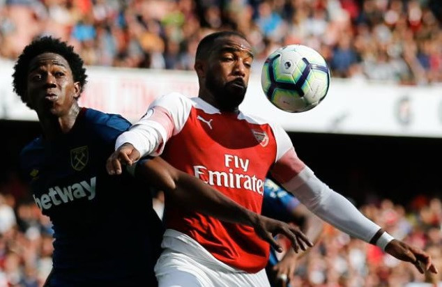Cầu thủ dự bị tỏa sáng, Arsenal thắng nhọc West Ham