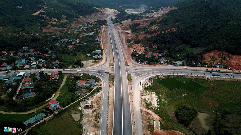 Toàn cảnh cao tốc rút ngắn 50 km đường từ Hà Nội tới Hạ Long