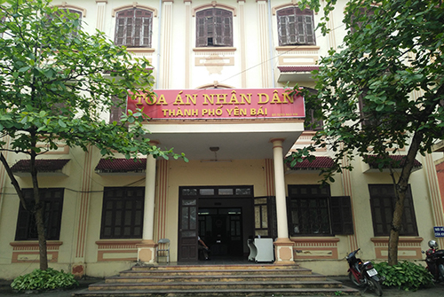 9 tháng tù cho người đánh bác sĩ vì không được ghi hình vợ đẻ