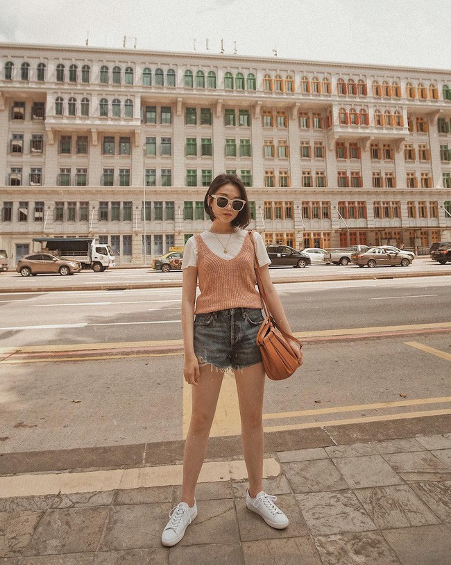 Mặc đồ cũ mà như mới với 15 tuyệt chiêu mix layer từ loạt item có sẵn như áo phông, quần shorts, áo hai dây...