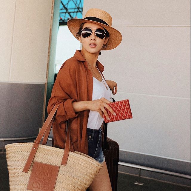 Mặc đồ cũ mà như mới với 15 tuyệt chiêu mix layer từ loạt item có sẵn như áo phông, quần shorts, áo hai dây...