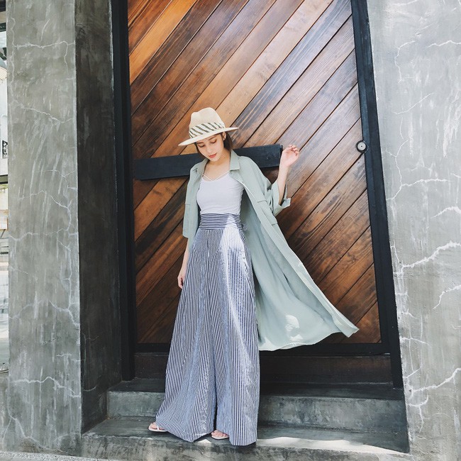 Mặc đồ cũ mà như mới với 15 tuyệt chiêu mix layer từ loạt item có sẵn như áo phông, quần shorts, áo hai dây...