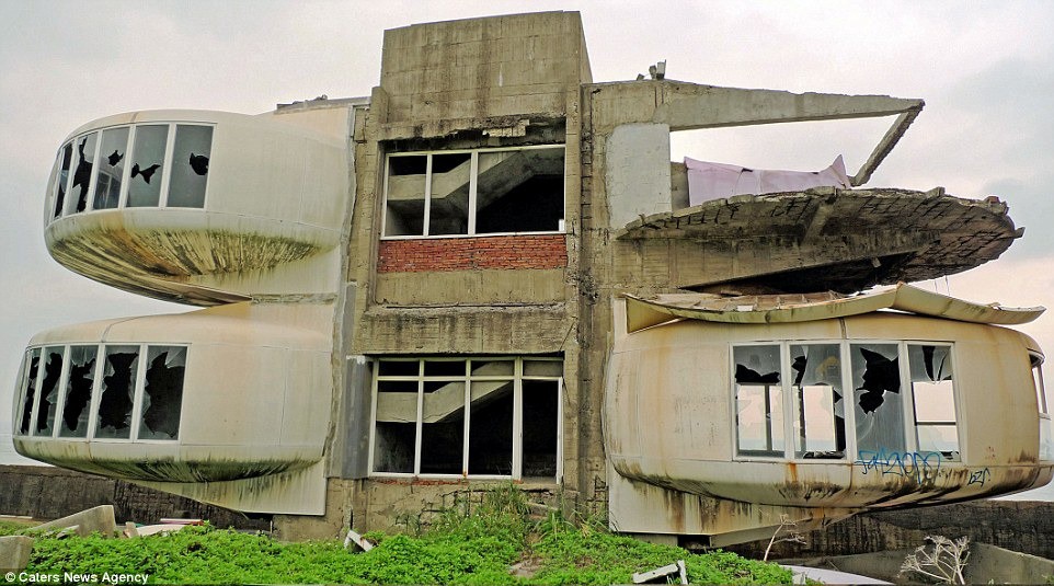 Khu nghỉ dưỡng cao cấp bị bỏ hoang ở Đài Loan: Đóng cửa chỉ sau 2 năm khởi công vì hàng loạt cái chết bí ẩn