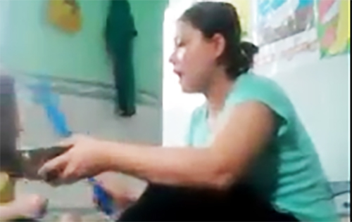 Bảo mẫu ở miền Tây tát trẻ tới tấp khi cho ăn