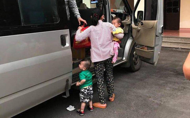 Sự thật vụ tài xế xe khách phát hiện hai phụ nữ bắt cóc trẻ em nháy đèn báo hiệu CSGT