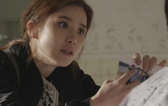 Chồng đi công tác về tặng vợ chiếc váy thơm tho, tưởng anh chu đáo giặt là cẩn thận, nào ngờ là đồ đã qua sử dụng