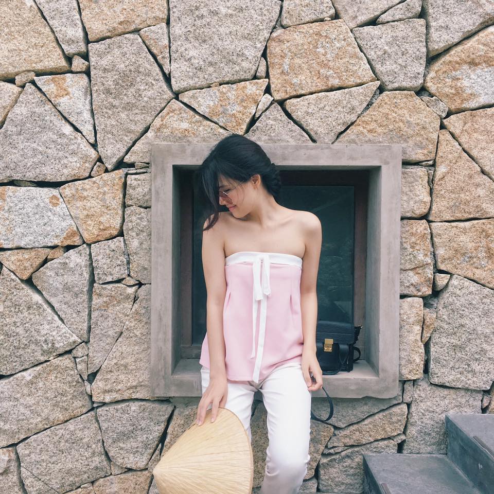 Nữ diễn viên 9X vượt rào năm 22 tuổi chân chẳng dài nhưng ra đường là được khen gợi cảm