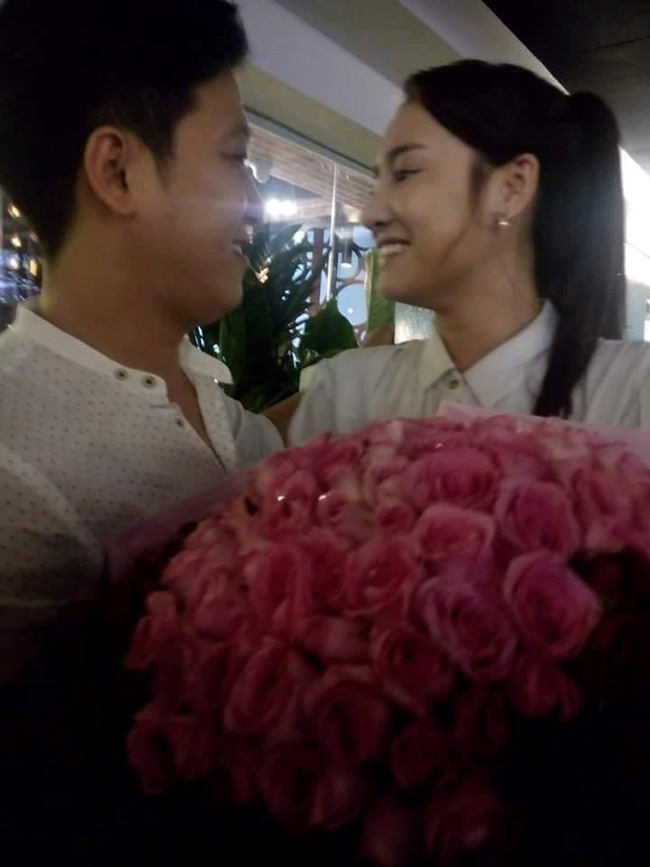 3 năm yêu đầy sóng gió của Trường Giang và Nhã Phương kết lại bằng lễ đính hôn bí mật!